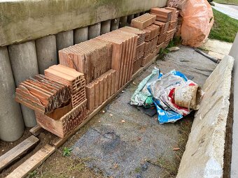 Zbytky cihel Heluz - 2