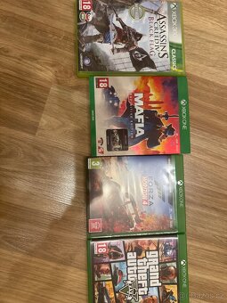 Prodám Xbox One + hry + ovladač - 2