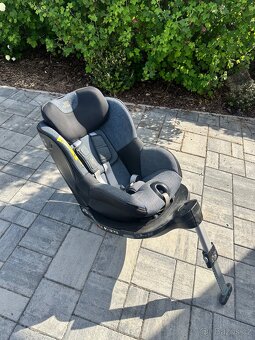 Autosedacka Britax Römer Dualfix M i-size do 18 kg / 4 let - 2