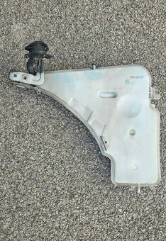 Nádrž ostřikovačů BMW 1 3 F20 F30 7241673 - 2