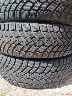 225/65R17 - 2