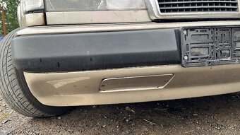 Přední nárazník Mercedes w124 - 2