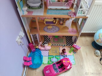 Domeček pro panenky Barbie a příslušenství - 2