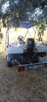 Motorový člun 15 hp - 2