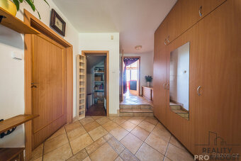 Prodej rodinného domu 315 m2, pozemek 834 m2, Perunská Hodon - 2