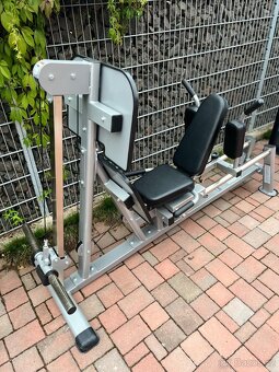 Tuffstuff CLH300B leg press - 2