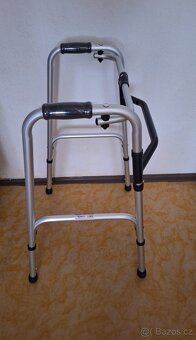 Čtyřbodové chodítko nové - 2