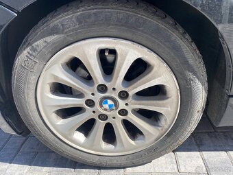Pneumatiky s diskama original BMW 16 letni 4 kusy - 2