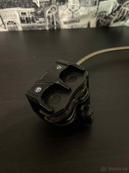 Pitbike - přední brzdový třmen - 2