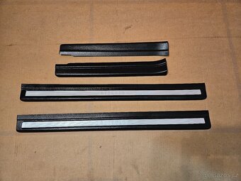 Škoda Octavia 1 prahové lišty originál - 2
