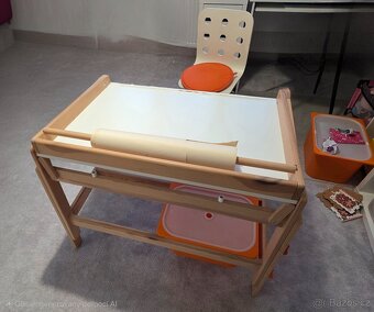 Dětský psací stůl Flisat Ikea - 2