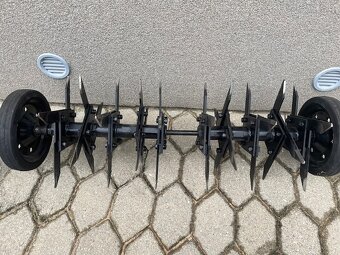 Vertikutátor (provzdušňovač) VARI - 2