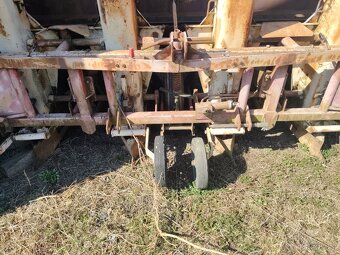 SAZEČ BRAMBOR 4 ŘÁDKOVÝ GRUSE LICENCE SK4 - 290 KOMÁRNO I. - 2