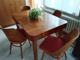 Jídelní stůl + 4 židle TON - 2