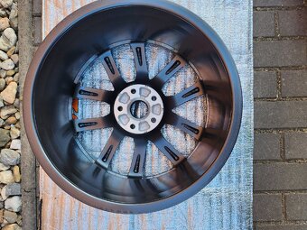 ORIGINÁLNÍ 18 "AL DISK GEMINI ŠKODA OCTAVIA III - 2