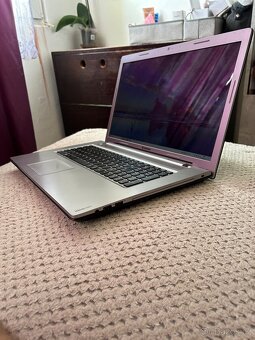 Lenovo IdeaPad Z710 - 2
