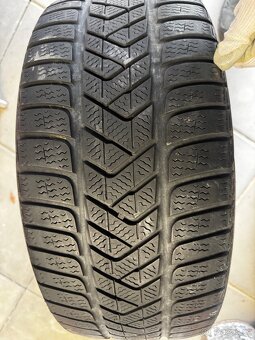 Zimní pneu Pirelii Stozero 245/45/18 - 2