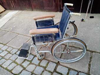 Invalidní vozík, polohovatelná záda - 2