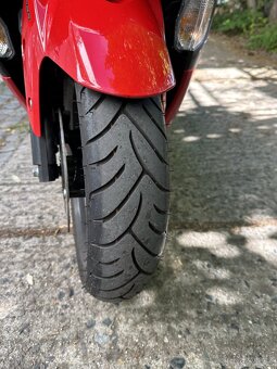 Yamaha NMax 125, červená, rok 2024 - 2