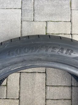 Sada letních pneu.235/45 R18 - 2