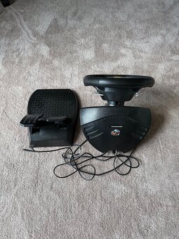 Thrustmaster Sada volantu a pedálů T80 Ferrari 488 GTB Editi - 2
