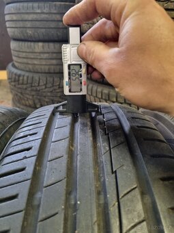Yokohama BluEarth 205/60 R16 - 2
