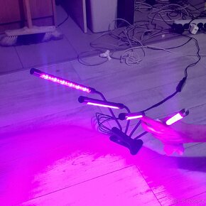 Led osvětlení, 4 lišty a klip, napájecí 3A USB adaptér - 2