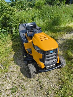 Špičkový zahradní traktor Cub Cadet XT2 QR106 - 2
