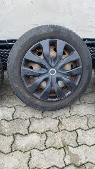 Zimní pneumatiky 175/65/R15 /disky 4x100, střed 60.1 - 2