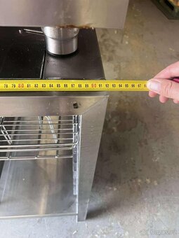 Kvalitní nerezový podstavec - 2