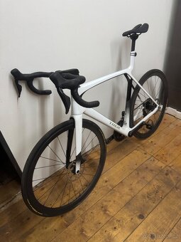 Trek Madone SL 6 Gen 8 Silnicni kolo - 2