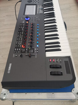 Yamaha Montage 7 + case Thon - 2