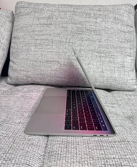 MacBook Pro 13¨ Retina Silver, i7, rok 2017, 16GB RAM, 1TB - 2