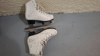 Dívčí brusle na led vel. 31 - 2