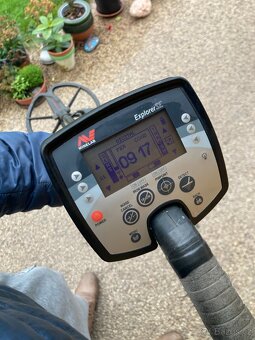Detektor kovu Minelab Explorer SE profesional - 2