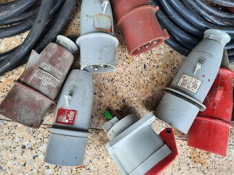 Prodám elektromateriál - 2