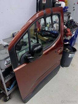 Levé přední dveře Peugeot Rifter - 2