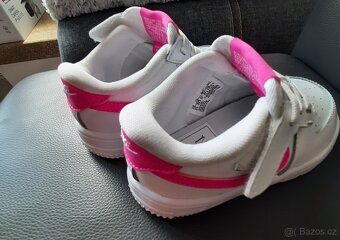 NOVÉ Nike Force 1 low easyon vel. 23 - 2