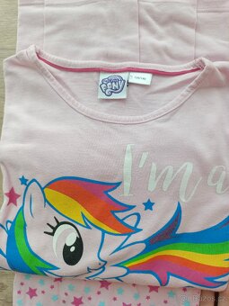 Dívčí pyžamo- vel.134/140 - 2