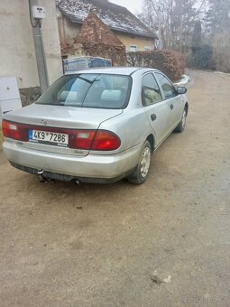 Mazda 323 - 2