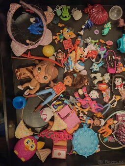 Různé hračky - figurky pro děti - 2