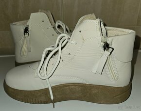 Dámské bílé boty č. 37 - nové. - 2