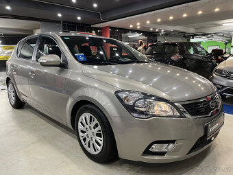 kia ceed 1.4  2010 - 2