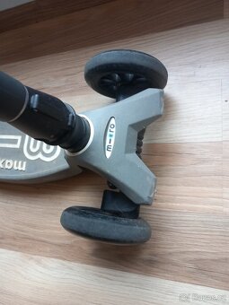 Koloběžka Maxi Micro Delux Grey - 2