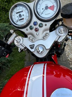 Triumph Truxton - 2