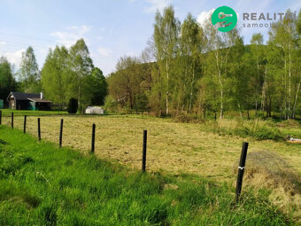 Stavební pozemek 963m² v obci Noviny pod Ralskem - 2