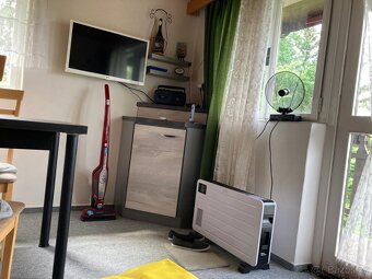 Prodej zahrady se zděnou chatkou - 2