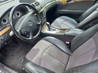 Mercedes-Benz E 240 - 2
