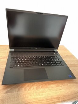 Alienware M18 R2 - 2