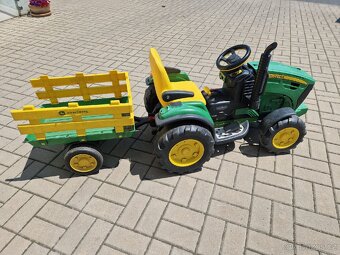 John Deere detsky traktor - 2